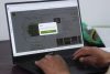 Una persona realiza una compra por internet este lunes, en Ciudad de México (México). EFE/ Isaac Esquivel