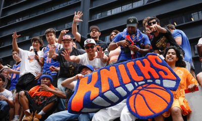 Los New York Knicks celebraron este jueves su primer título de la NBA desde 1973 con un multitudinario desfile que tiñó de naranja y azul el bajo Manhattan y convirtió Broadway en una marea humana en la que se mezclaban aficionados, música y famosos.