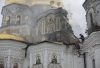 Rescatistas ucranianos trabajan en la Catedral de la Dormición en Kiev, tras ser alcanzada por un nuevo ataque masivo ruso, el 15 de junio de 2026. EFE/EPA/SERGEY DOLZHENKO
