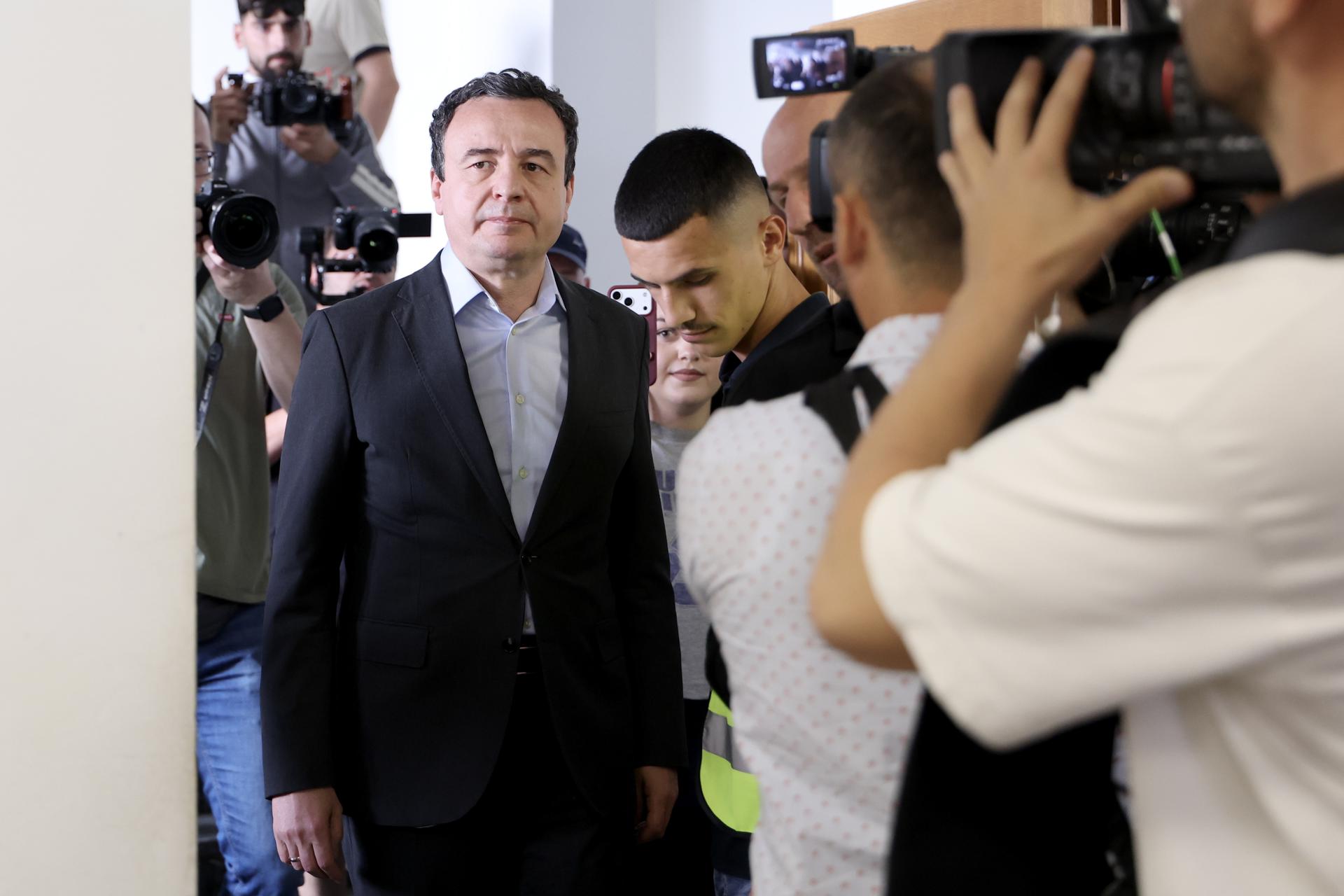 PRISTINA (Serbia), 07/06/2026.- La formación en el poder Autodeterminación, del nacionalista primer ministro en funciones Albin Kurti, ganó este domingo con claridad las elecciones anticipadas de Kosovo con el 42,3 % de los votos, aunque sin lograr una mayoría para gobernar en solitario, según el sondeo a pie de urna. (Elecciones) EFE/EPA/GEORGI LICOVSKI