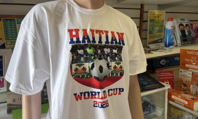 Fotografía que muestra una camiseta alusiva a Haiti este martes, en el barrio de Little Haiti en Miami (EE.UU.). EFE/ Hugo Barcia