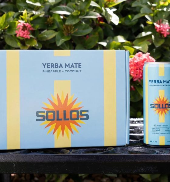 Imagen de una caja de marca de bebidas de yerba mate SOLLOS, lanzada por Barron Trump, el hijo menor del presidente estadounidense, Donald Trump, e inspirada en la palabra Sol en español, que sale con un precio de 39 dólares por un paquete de 12 latas. EFE/Sollos /SOLO USO EDITORIAL /NO VENTAS /SOLO DISPONIBLE PARA ILUSTRAR LA NOTICIA QUE ACOMPAÑA /CRÉDITO OBLIGATORIO