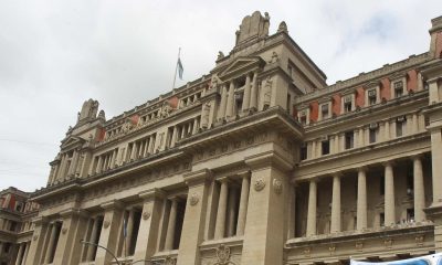 Fotografía de archivo en la que se captó un sector del frontispicio de la sede de la Corte Suprema de Argentina, en Buenos Aires (Argentina). EFE/Aitor Pereira