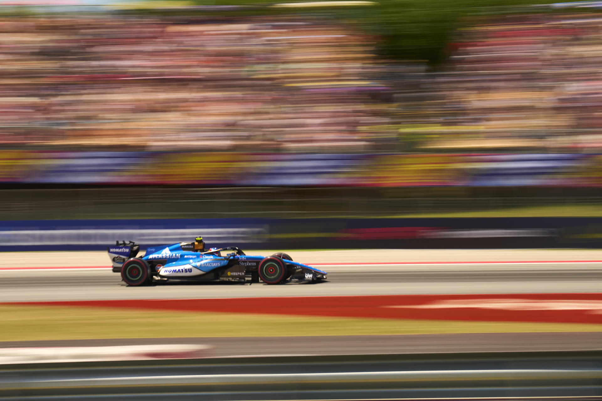 El piloto español de Fórmula Uno, Carlos Sainz, del equipo Williams, durante la tercera sesión de entrenamientos libres de el Gran Premio de Fórmula 1 de Barcelona-Cataluña. EFE/Alejandro García