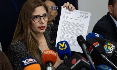 La diputada de la Asamblea Nacional Nora Bracho habla durante una rueda de prensa del Grupo Parlamentario Libertad este lunes, en Caracas (Venezuela). EFE/ Ronald Peña