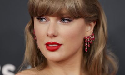 La cantante Taylor Swift, en una foto de archivo en una alfombra roja en Los Ángeles el 2 de febrero de 2025. EFE/EPA/ALLISON DINNER