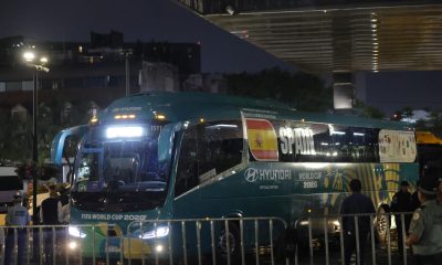 GUADALAJARA (MÉXICO), 24/06/2026.- El autobús en el que llegó España al hotel de concentración en Guadalajara (México) donde el viernes juega con Uruguay la última jornada del Grupo H del Mundial 2026. EFE/ Francisco Guasco