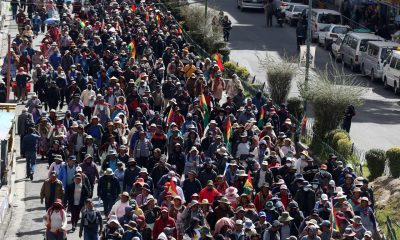 Fotografía del 1 de junio de 2026 de personas en una protesta que exige la renuncia del presidente de Bolivia, Rodrigo Paz, por quinta semana consecutiva, en La Paz (Bolivia). EFE/Luis Gandarillas